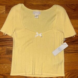 The Prairie Butter Soft Yellow Knit Short Sleeve Top, Center Bow Detail, NWT, L